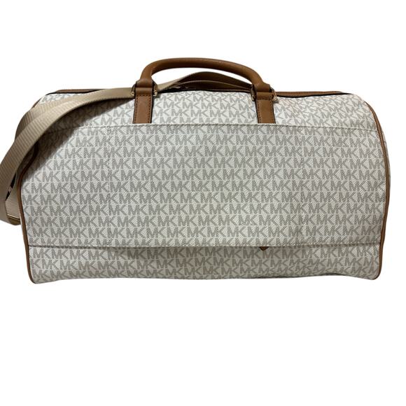 Michael Kors Jet Set Duffel - Picture 2 of 14